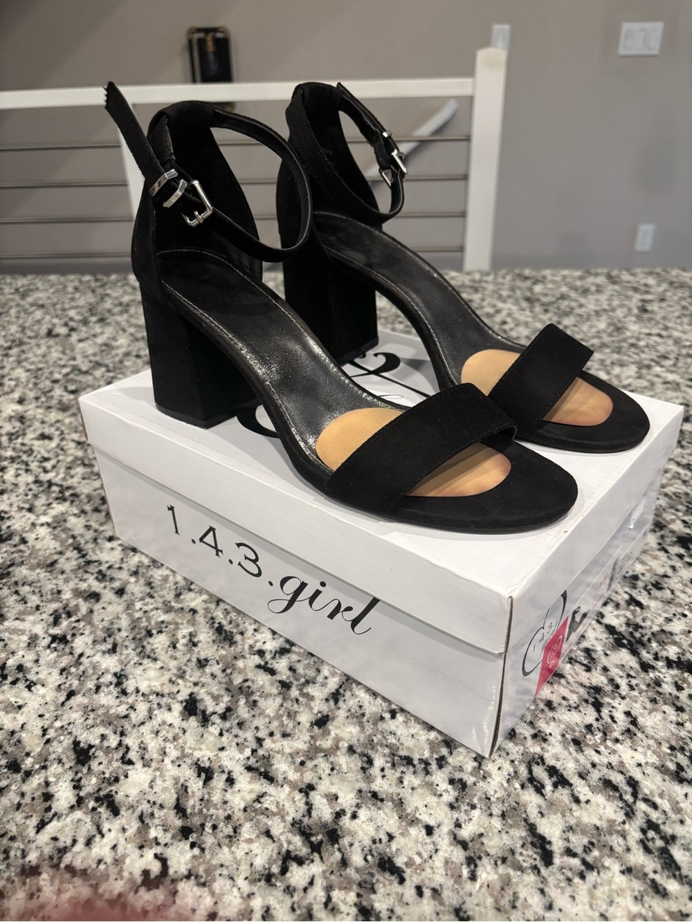 143 Girl Newsie Suede Block Heel Ankle Buckle Sandals Black Sz 8